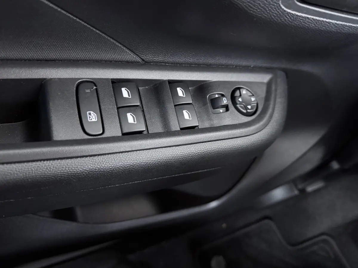 Edition 54 kWh Extended Range | 8 Jaar Garantie | Achteruitrijcamera | Dodehoek detectie | Airco | Draadloze oplader | Cruise Control | NAVI | Apple Carplay / Android Auto | Wi-Fi | LED | 16