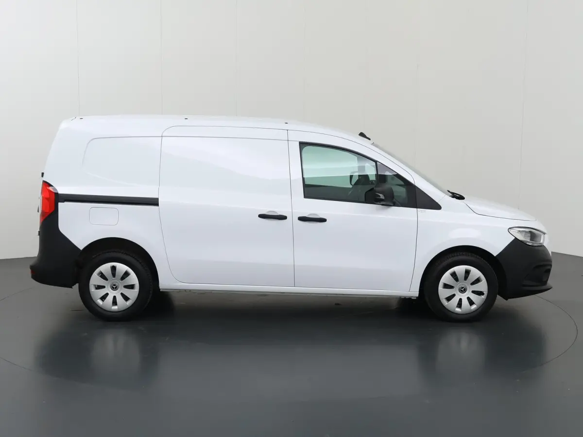 110 CDI | 95 PK | L2 | Parkeercamera | Bluetooth | Cruise Control | Certified