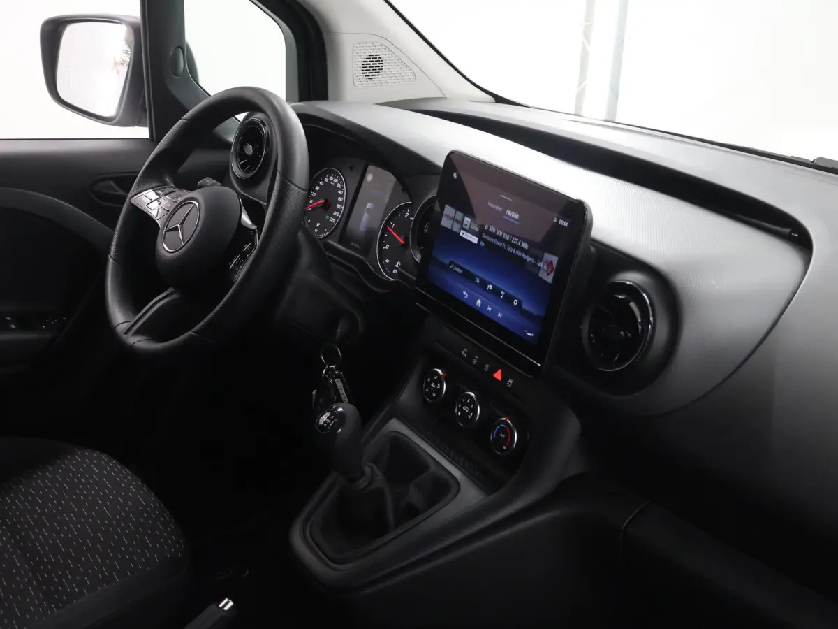 110 CDI | 95 PK | L2 | Parkeercamera | Bluetooth | Cruise Control | Certified