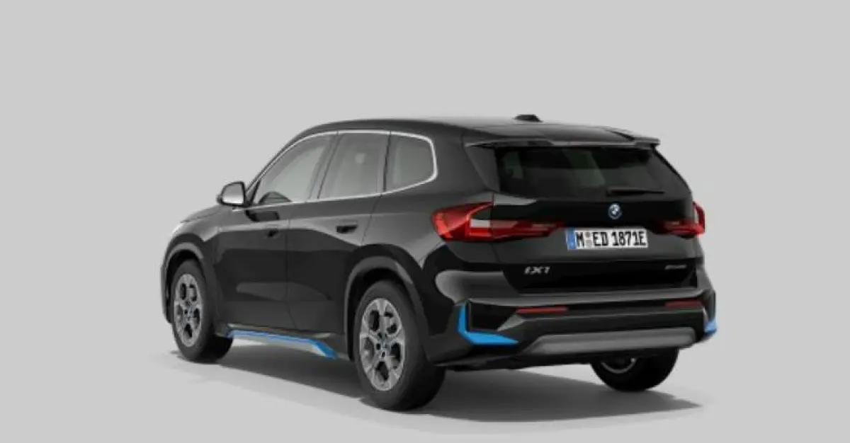 xDrive30 xLine - Comfort Access - Getinte Ruiten - Grootlichtassistent - Interieurlijst Schwarz hoogglans - Raamomlijsting BMW Individual aluminium satiniert -