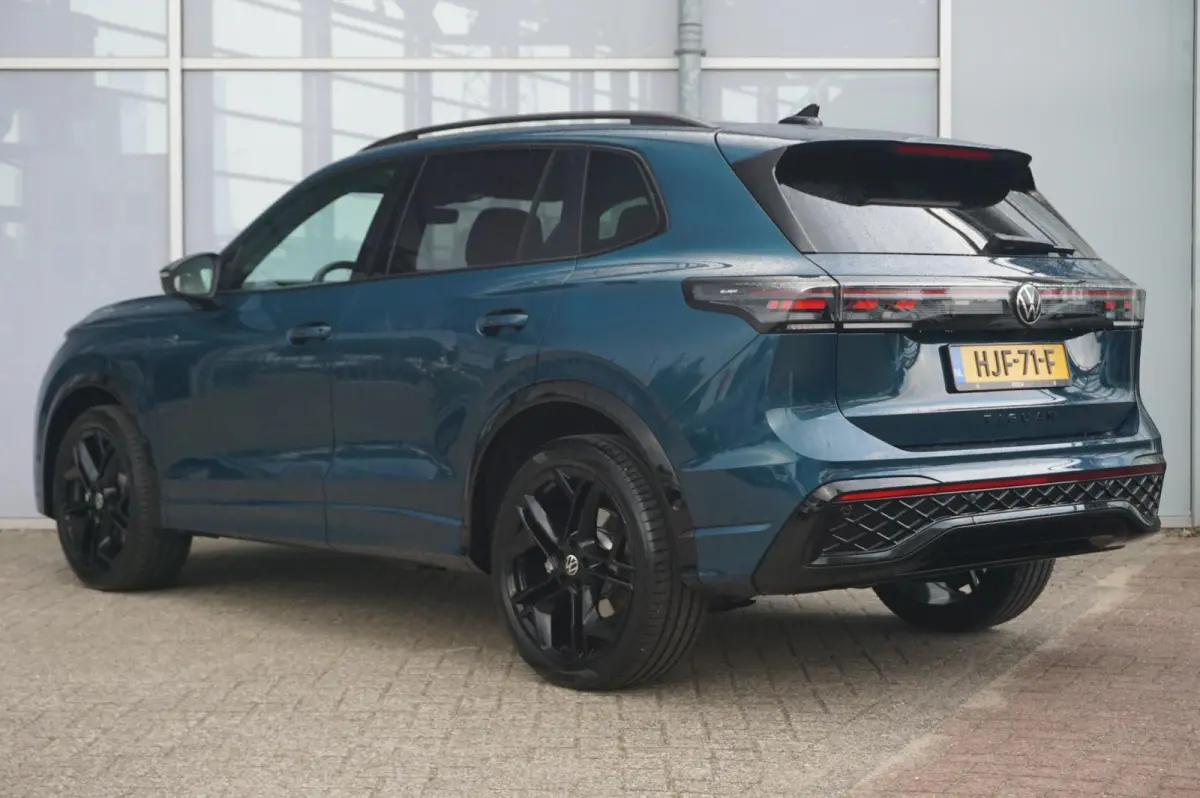 1.5 eHybrid 272pk R-Line Edition | SoH 95% | Panoramadak | Trekhaak | Leren Interieur