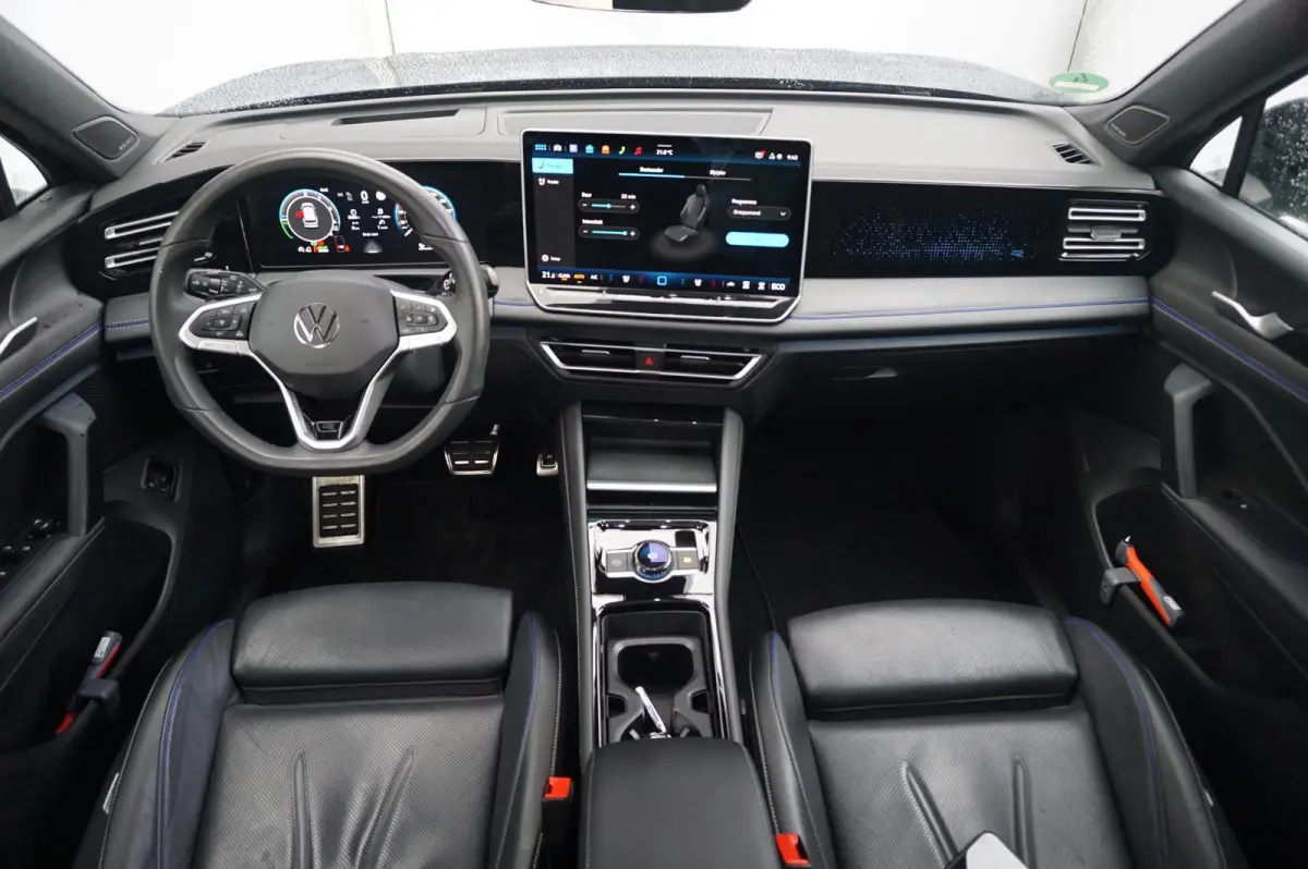 1.5 eHybrid 272pk R-Line Edition | SoH 95% | Panoramadak | Trekhaak | Leren Interieur