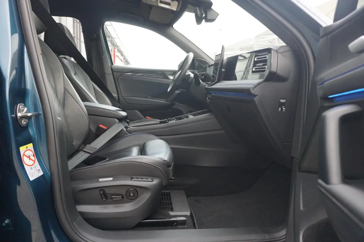 1.5 eHybrid 272pk R-Line Edition | SoH 95% | Panoramadak | Trekhaak | Leren Interieur