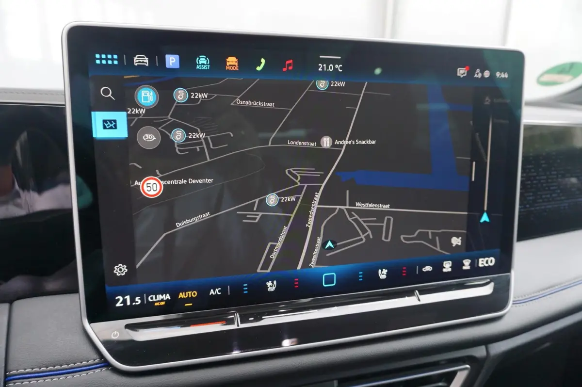 1.5 eHybrid 272pk R-Line Edition | SoH 95% | Panoramadak | Trekhaak | Leren Interieur