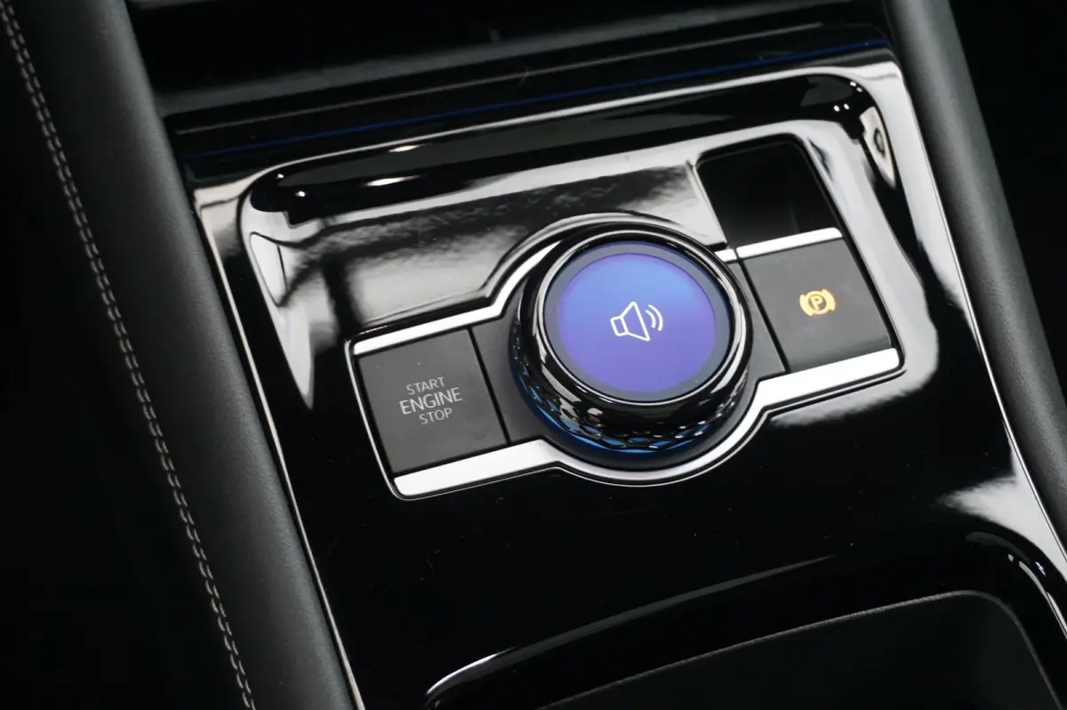 1.5 eHybrid 272pk R-Line Edition | SoH 95% | Panoramadak | Trekhaak | Leren Interieur