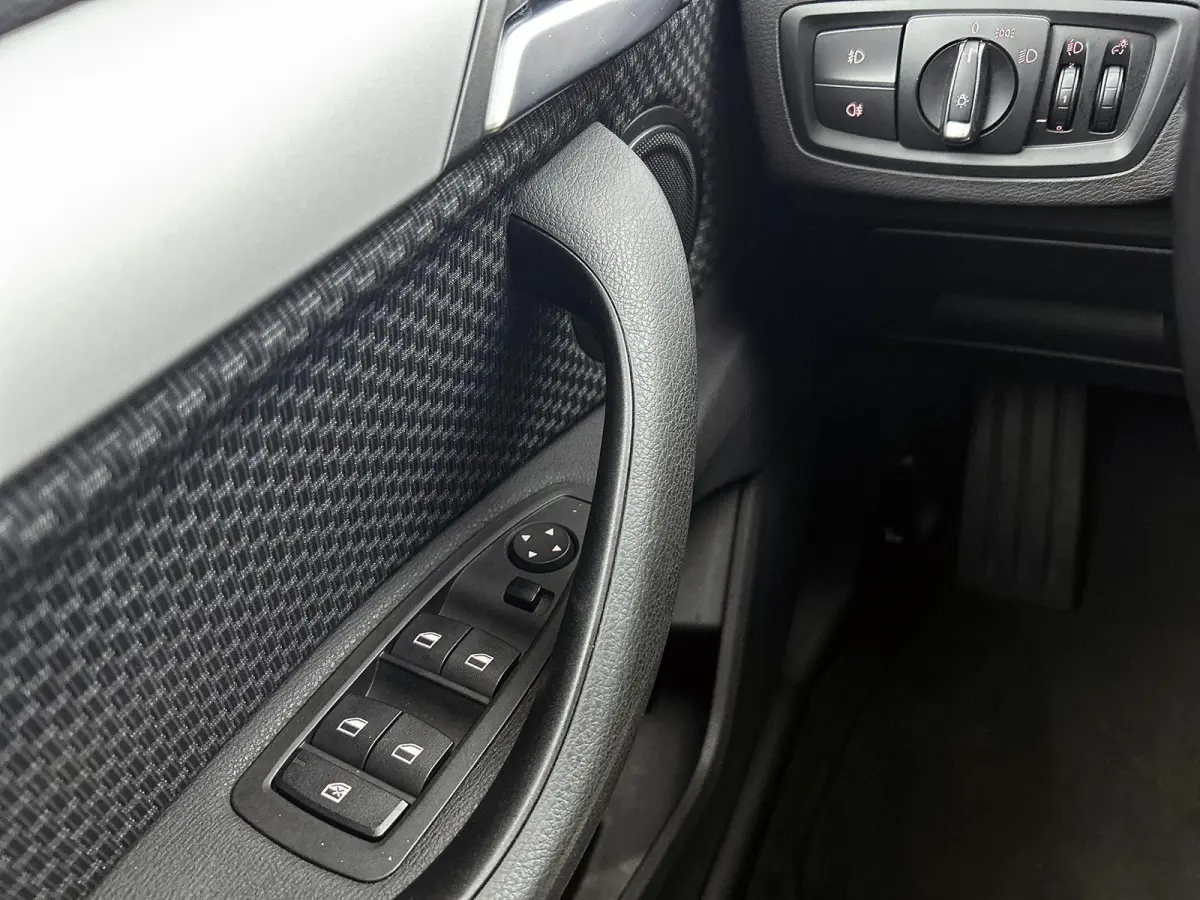 sDrive20i