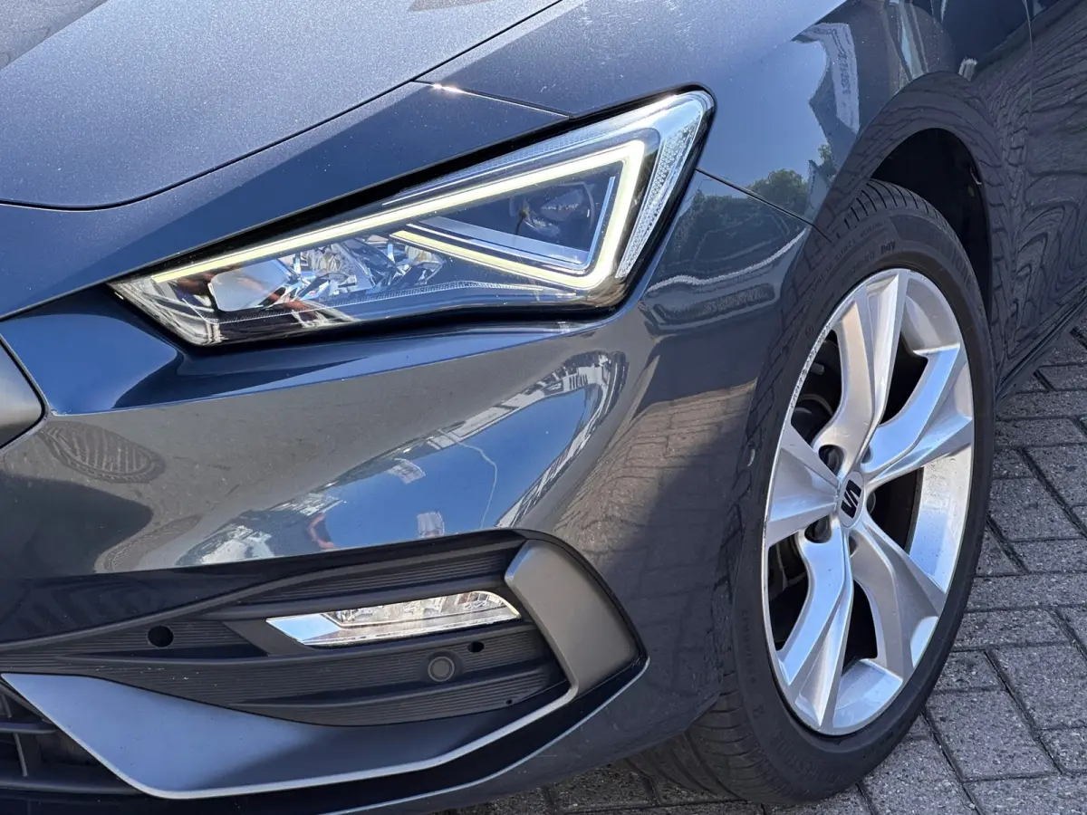 2.0 TDI FR PANO/LED/CAMERA/CLIMA/ Business Intense AUT