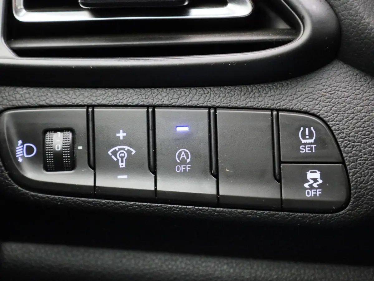 1.0 T-GDi MHEV Comfort | APPLE CARPLAY | ANDROID AUTO | ACHTERUITRIJCAMERA | CRUISE CONTROL | CLIMATE CONTROL | DAB RADIO | MULTIFUNCTIONEEL STUURWIEL |
