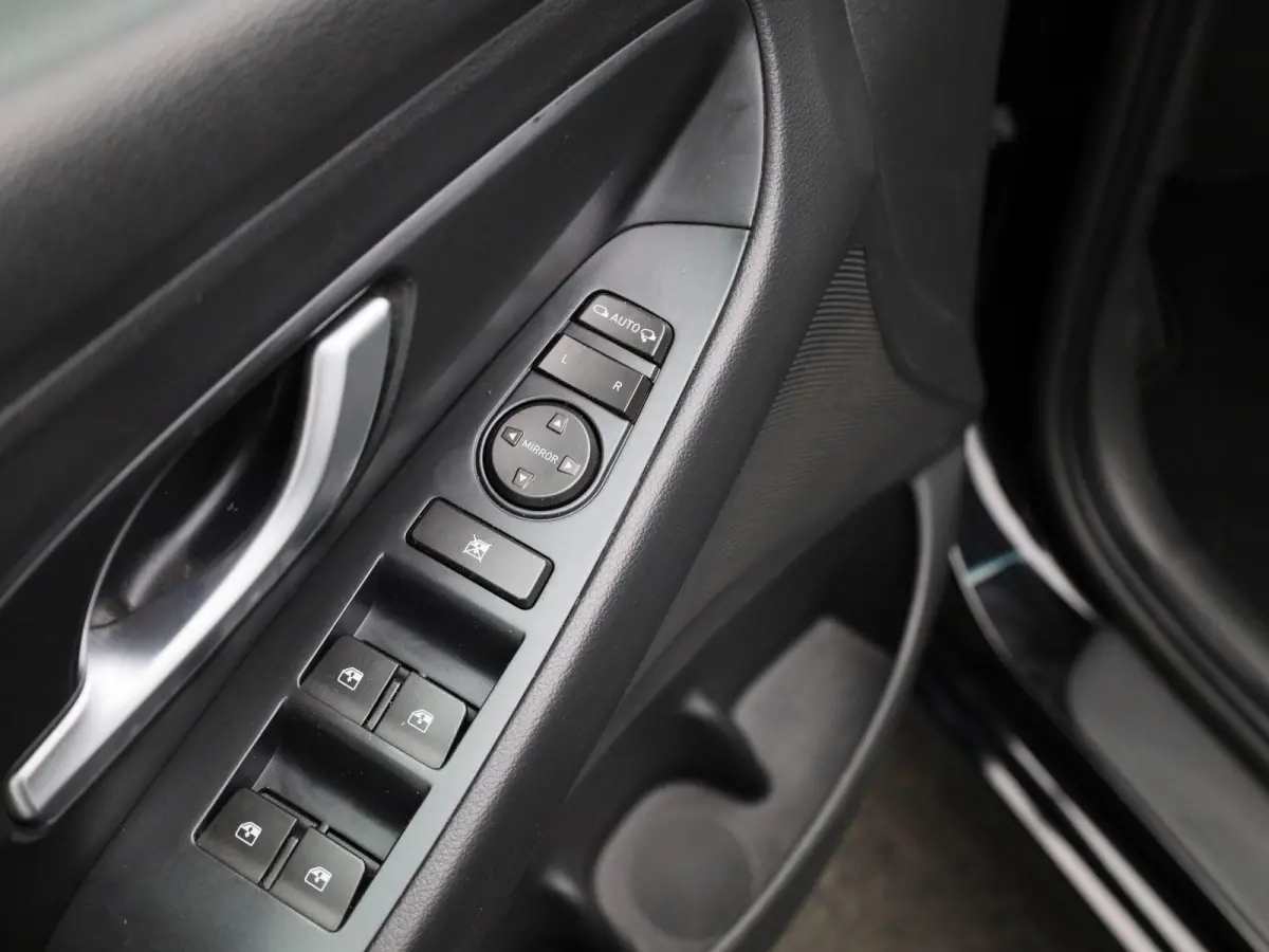 1.0 T-GDi MHEV Comfort | APPLE CARPLAY | ANDROID AUTO | ACHTERUITRIJCAMERA | CRUISE CONTROL | CLIMATE CONTROL | DAB RADIO | MULTIFUNCTIONEEL STUURWIEL |