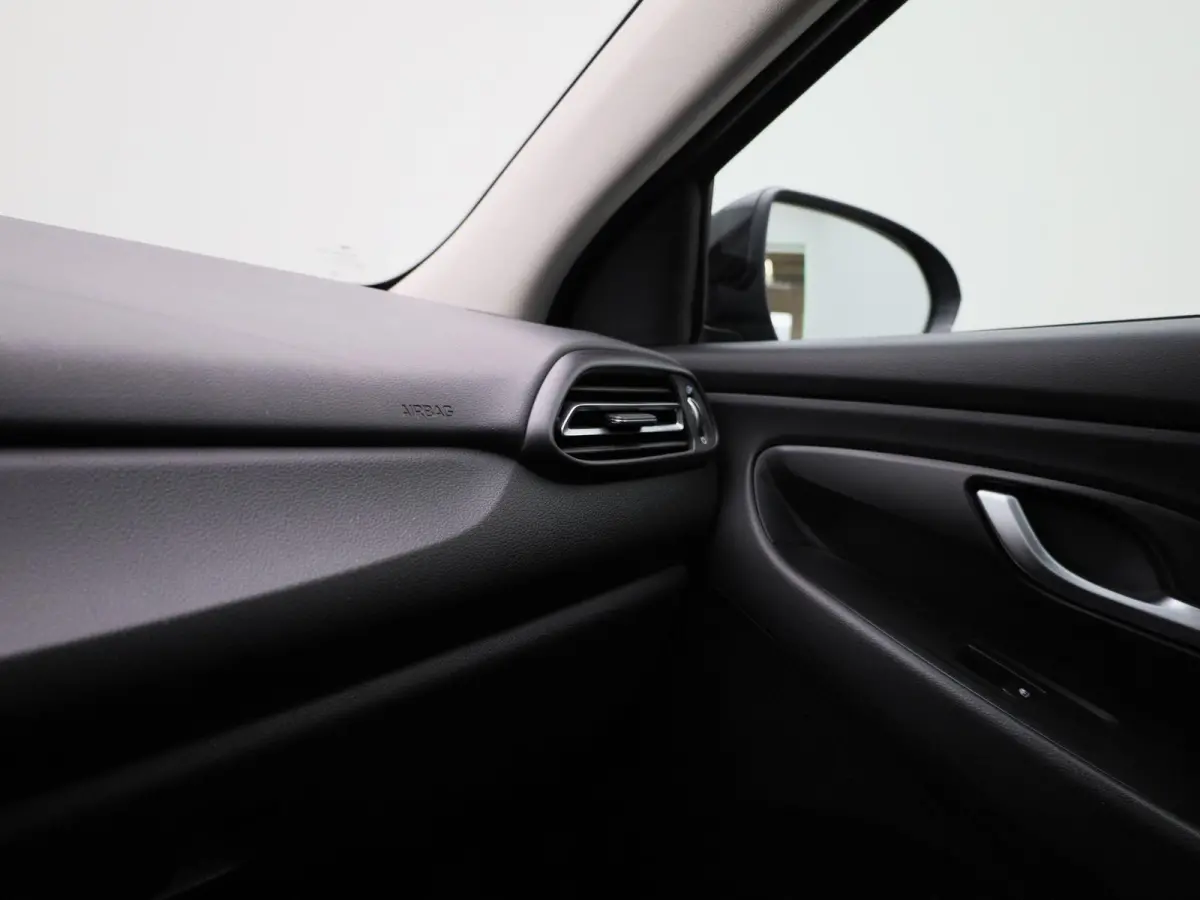 1.0 T-GDi MHEV Comfort | APPLE CARPLAY | ANDROID AUTO | ACHTERUITRIJCAMERA | CRUISE CONTROL | CLIMATE CONTROL | DAB RADIO | MULTIFUNCTIONEEL STUURWIEL |
