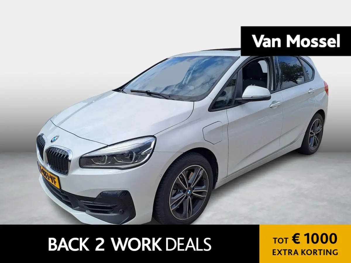 225xe iPerformance High Executive | WORDT VERWACHT | PANORAMADAK | ELEKTRISCHE STOELEN | ACHTERUITRIJCAMERA | PARKEERSENSOREN | HEAD-UP DISPLAY | CRUISE CONTROL | ELEKTRISCHE ACHTERKLEP |