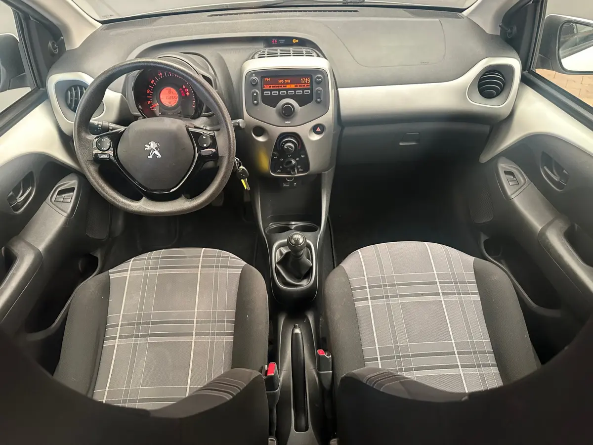 1.0 e-VTi Blue Lion Airco | 5-Deurs | Centrale Vergrendeling | Bluetooth | Elek. Ramen | LED Dagrij | Airco | Audio installatie | Bluetooth