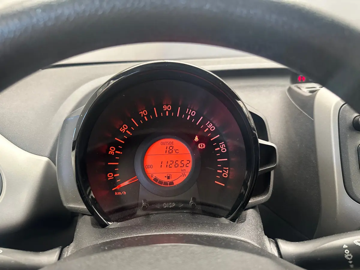 1.0 e-VTi Blue Lion Airco | 5-Deurs | Centrale Vergrendeling | Bluetooth | Elek. Ramen | LED Dagrij | Airco | Audio installatie | Bluetooth