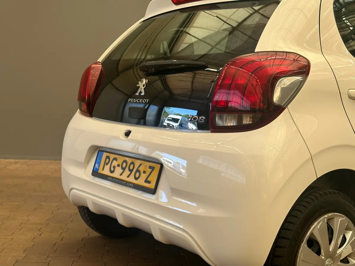 1.0 e-VTi Blue Lion Airco | 5-Deurs | Centrale Vergrendeling | Bluetooth | Elek. Ramen | LED Dagrij | Airco | Audio installatie | Bluetooth