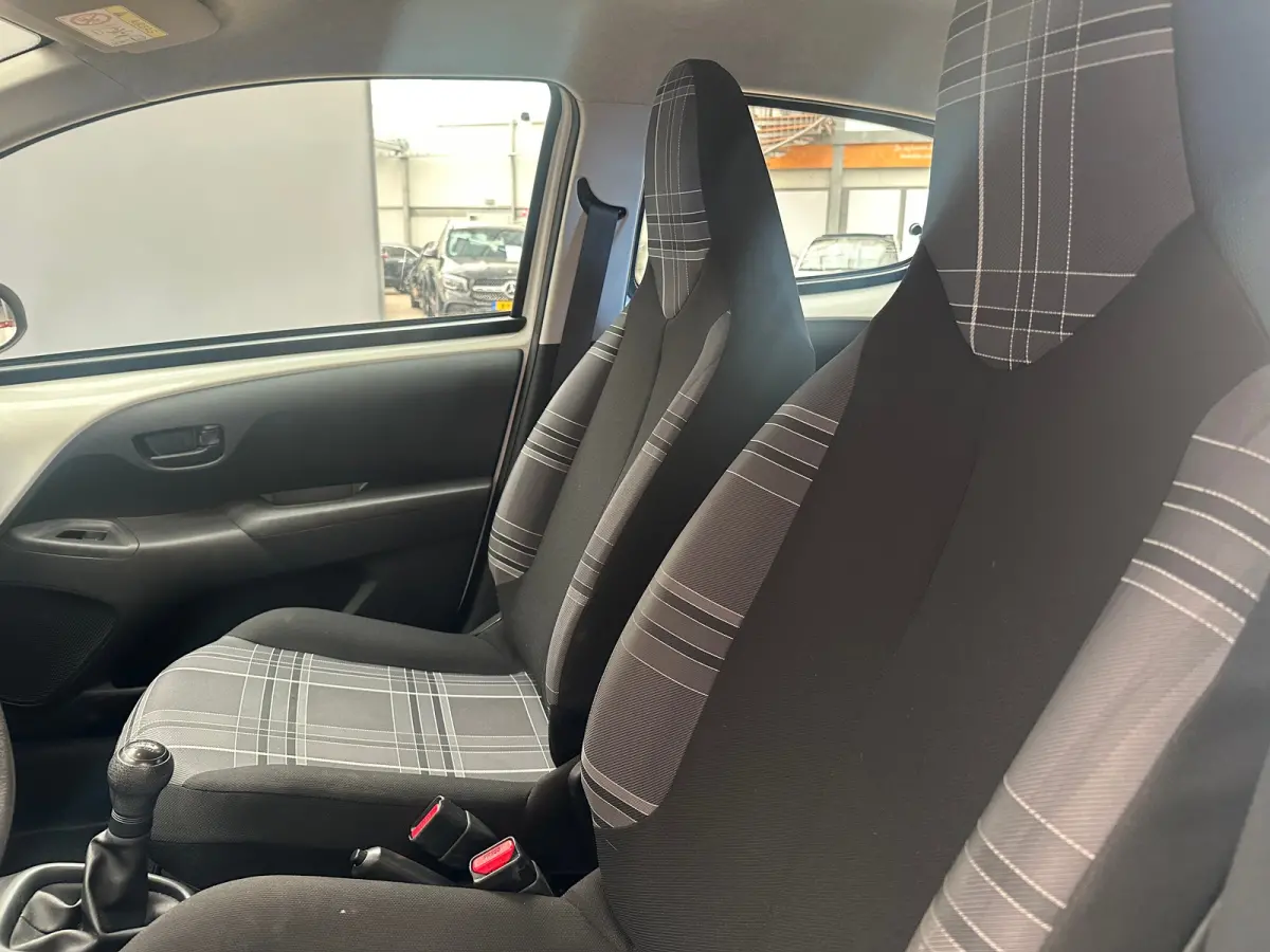 1.0 e-VTi Blue Lion Airco | 5-Deurs | Centrale Vergrendeling | Bluetooth | Elek. Ramen | LED Dagrij | Airco | Audio installatie | Bluetooth