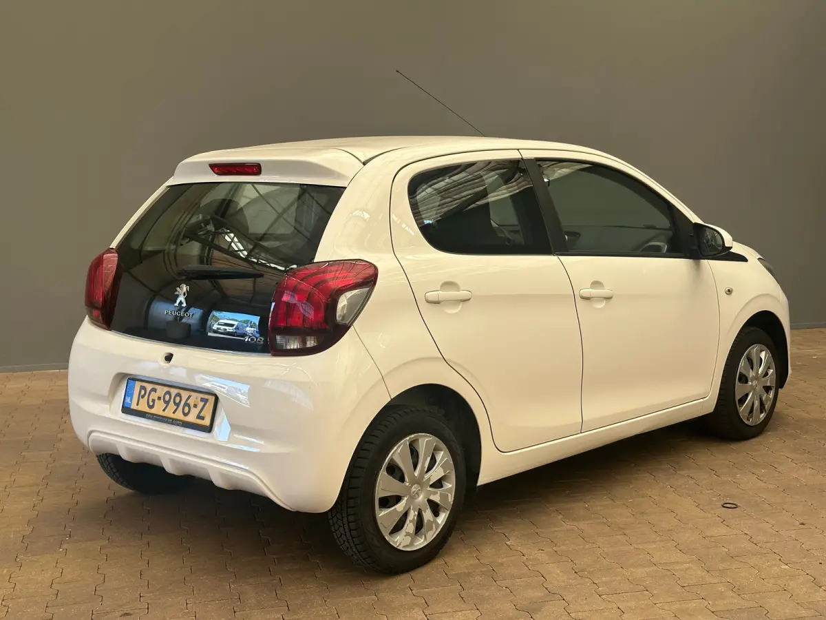 1.0 e-VTi Blue Lion Airco | 5-Deurs | Centrale Vergrendeling | Bluetooth | Elek. Ramen | LED Dagrij | Airco | Audio installatie | Bluetooth