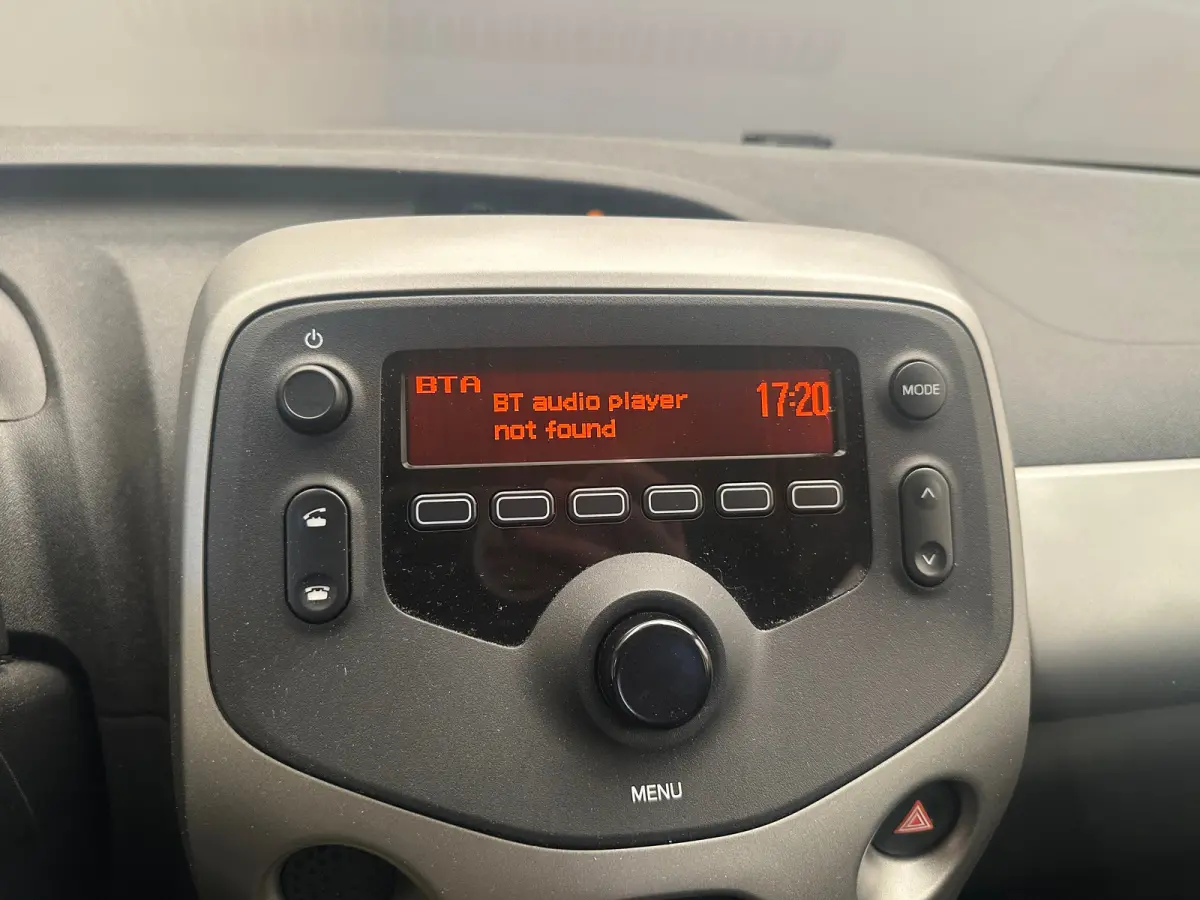 1.0 e-VTi Blue Lion Airco | 5-Deurs | Centrale Vergrendeling | Bluetooth | Elek. Ramen | LED Dagrij | Airco | Audio installatie | Bluetooth