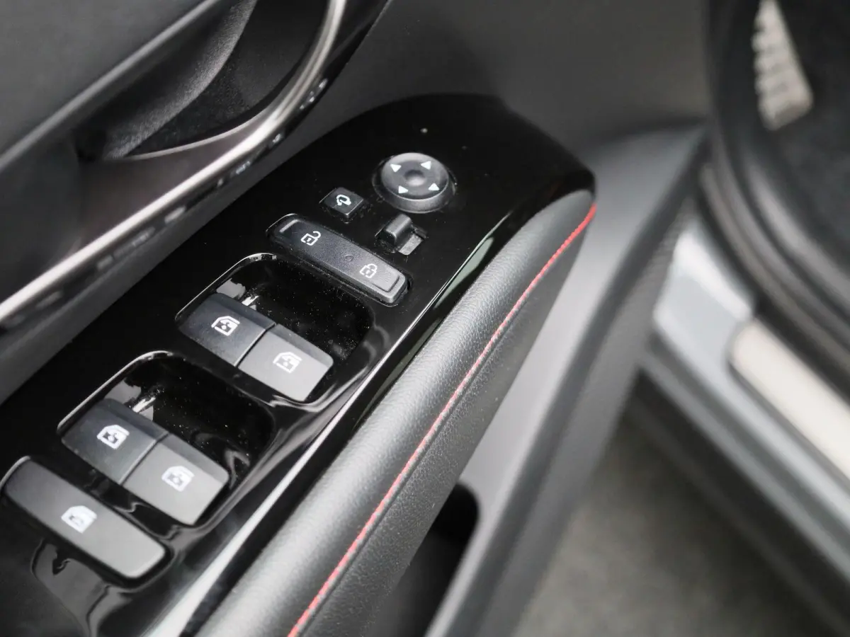 1.6 T-GDI MHEV N Line | APPLE CARPLAY - ANDROID AUTO | STOELVERWARMING + STUURWIEL VERWARMING | ACHTERUIRIJCAMERA | CRUISE CONTROL | STOELVERKOELING | AUTOMATISCHE ACHTERKLEP |
