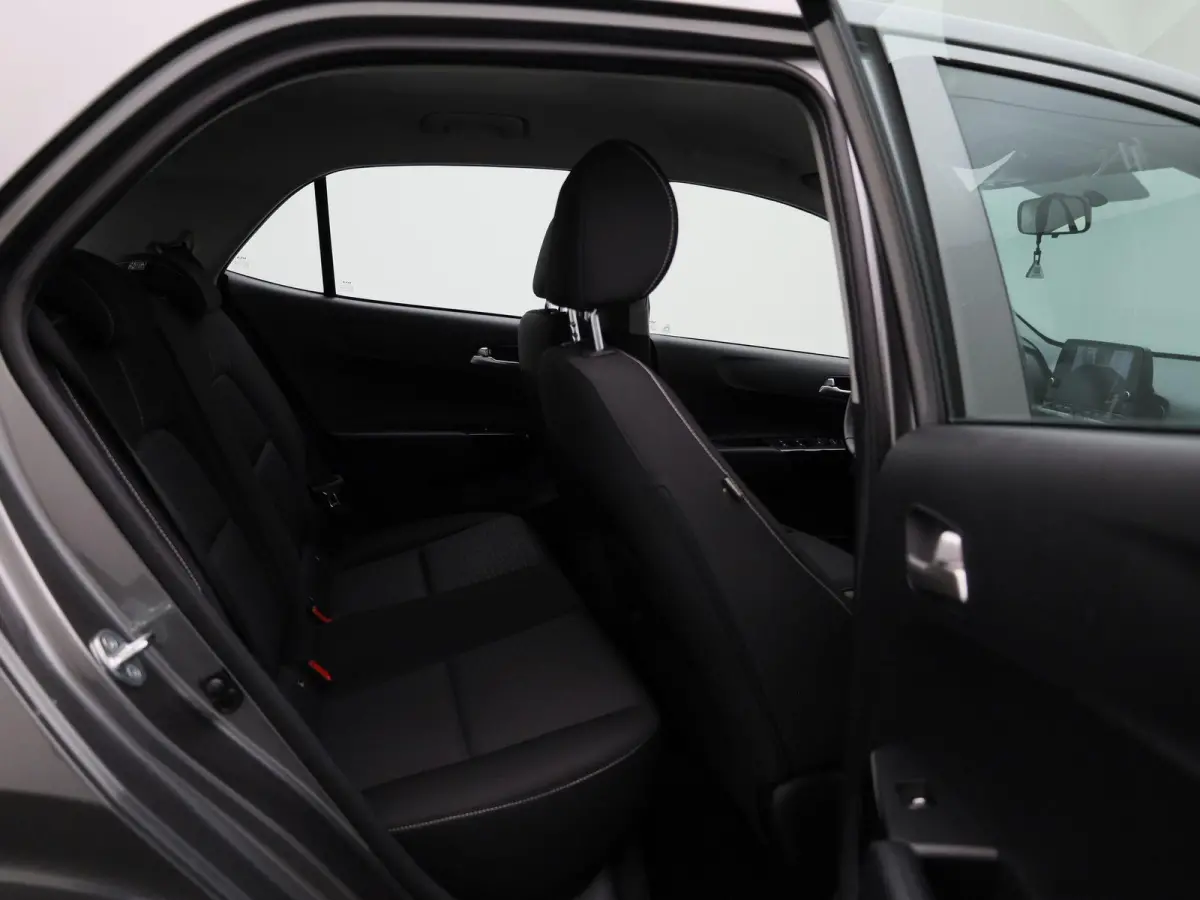 1.0 DPi DynamicLine | ACHTERUITRIJCAMERA | AIRCO | APPLE CARPLAY | ANDROID AUTO | DAB RADIO | LICHTMETALEN VELGEN | 5-DEURS |