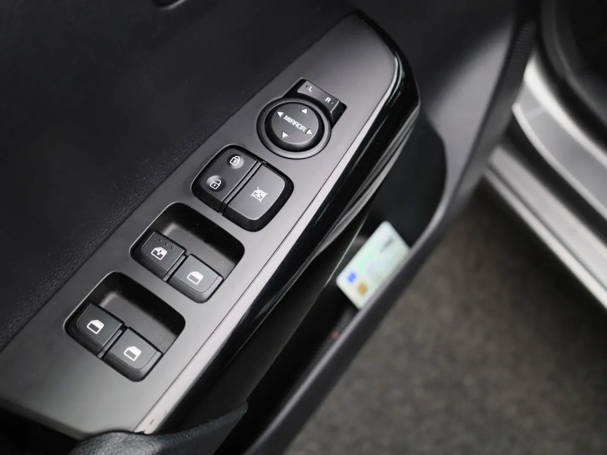 1.0 DPi DynamicLine | ACHTERUITRIJCAMERA | AIRCO | APPLE CARPLAY | ANDROID AUTO | DAB RADIO | LICHTMETALEN VELGEN | 5-DEURS |
