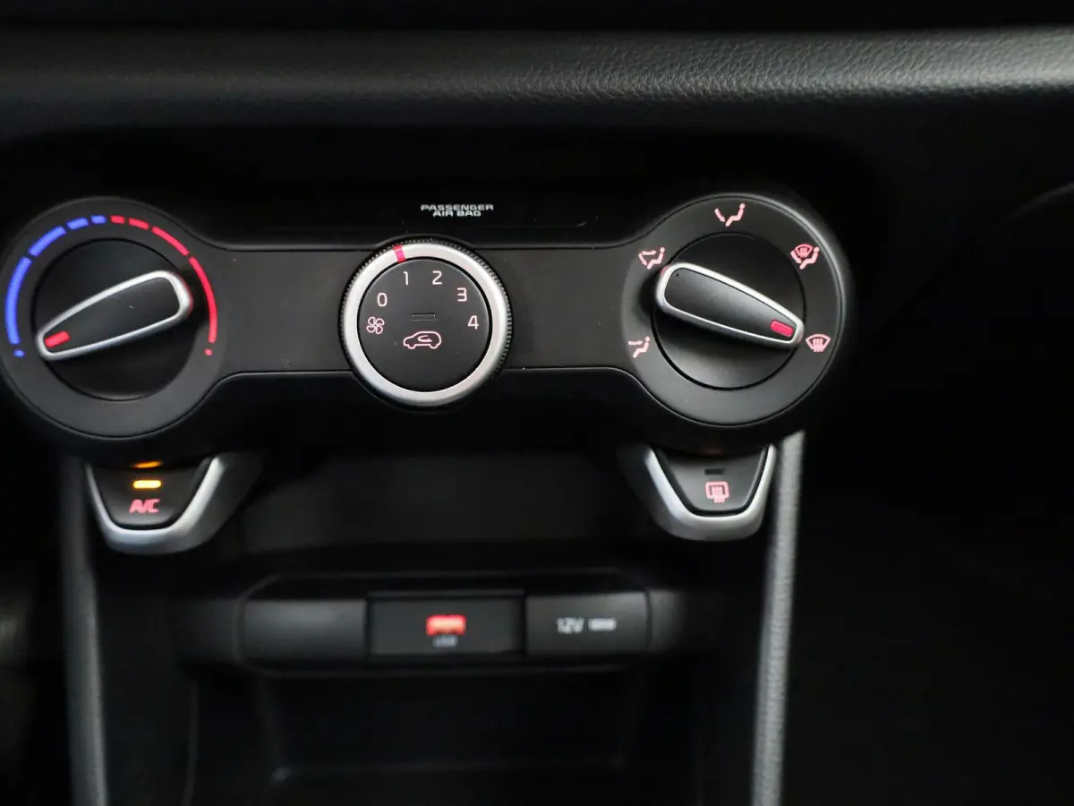 1.0 DPi DynamicLine | ACHTERUITRIJCAMERA | AIRCO | APPLE CARPLAY | ANDROID AUTO | DAB RADIO | LICHTMETALEN VELGEN | 5-DEURS |