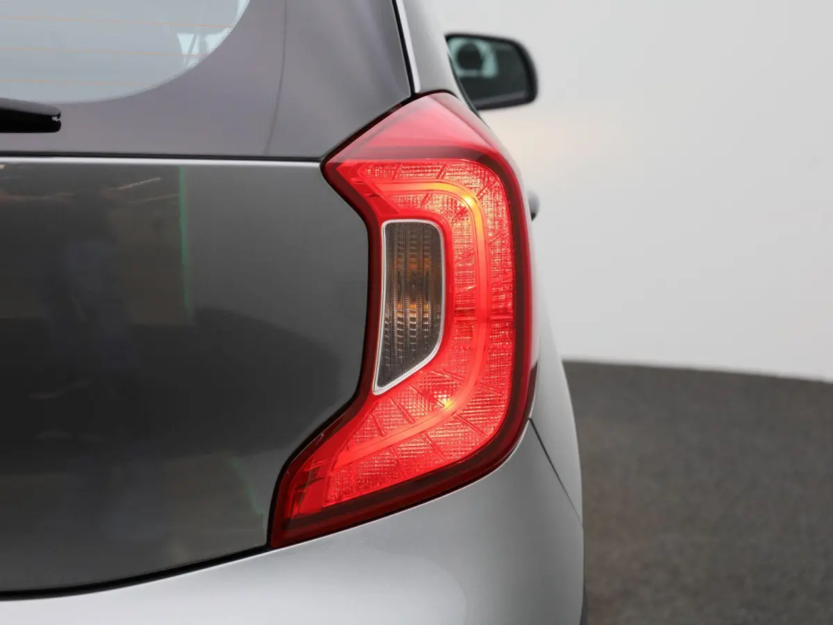 1.0 DPi DynamicLine | ACHTERUITRIJCAMERA | AIRCO | APPLE CARPLAY | ANDROID AUTO | DAB RADIO | LICHTMETALEN VELGEN | 5-DEURS |