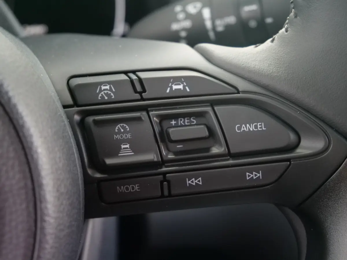 1.5 Hybrid 130pk Dynamic Automaat DAB / Apple Carplay / Camera / 17 inch / Stoelverwarming