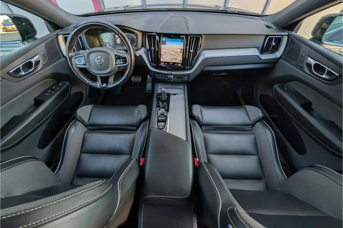 2.0 T8 Twin Engine AWD R-Design Panorama Trekhaak