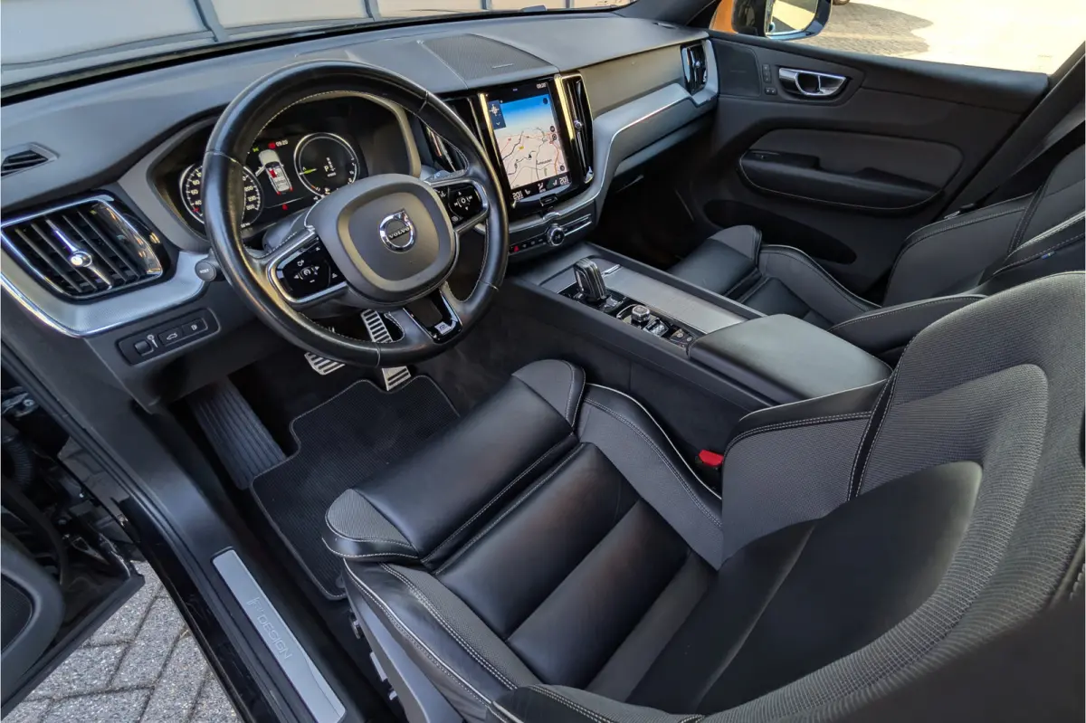 2.0 T8 Twin Engine AWD R-Design Panorama Trekhaak