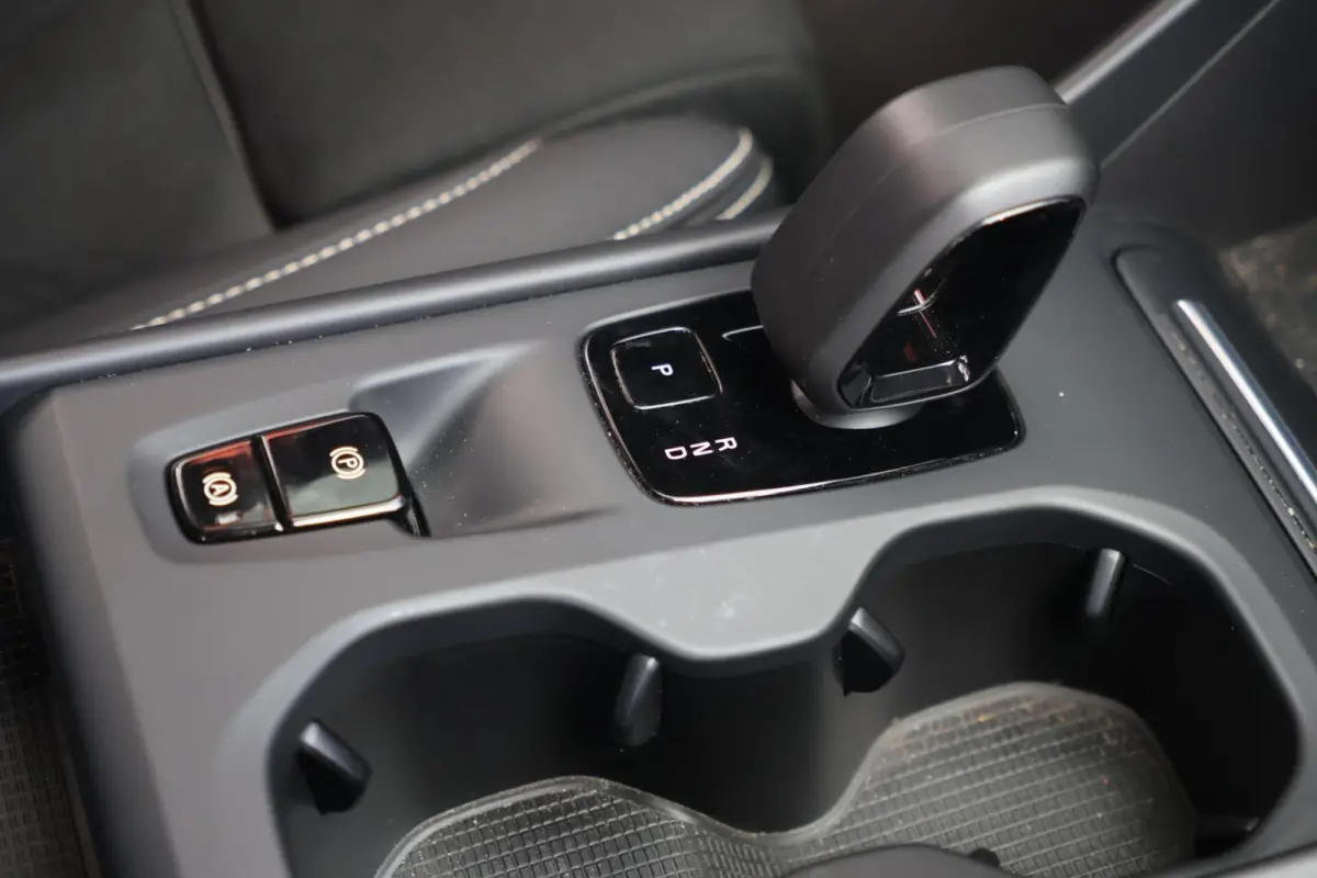 T4 Core Bright | Stoelverwarming | Trekhaak | Parkeercamera | Keyless