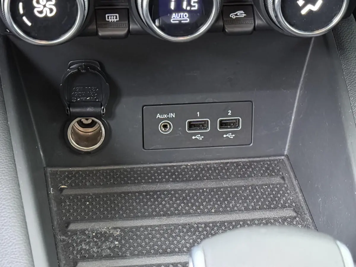E-TECH plug-in hybrid 160 Edition One | SoH 87% | BOSE Audio | 360 Camera | 18" velgen |