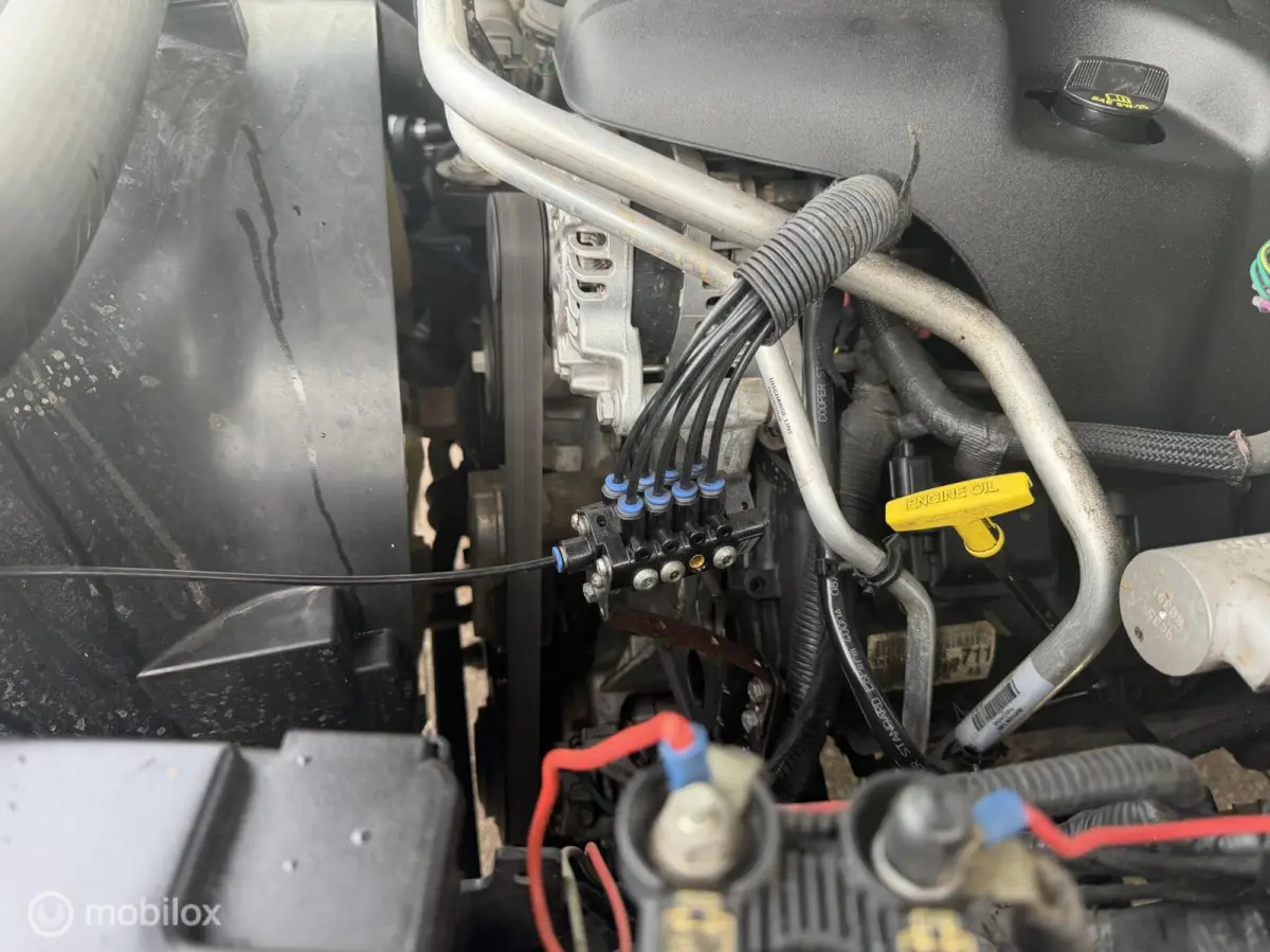 1500 5.7 V8 hemi Quad Cab 6'4 G3 EURO 6