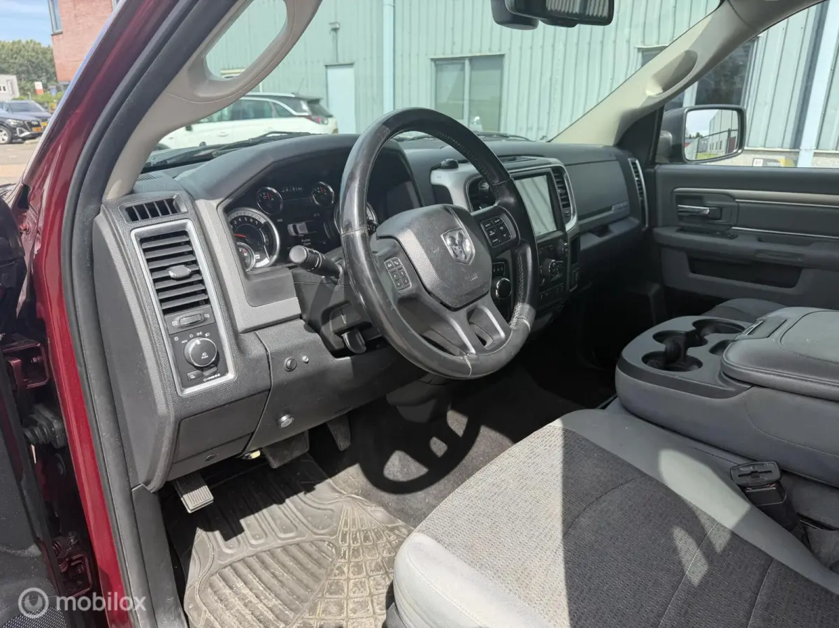 1500 5.7 V8 hemi Quad Cab 6'4 G3 EURO 6