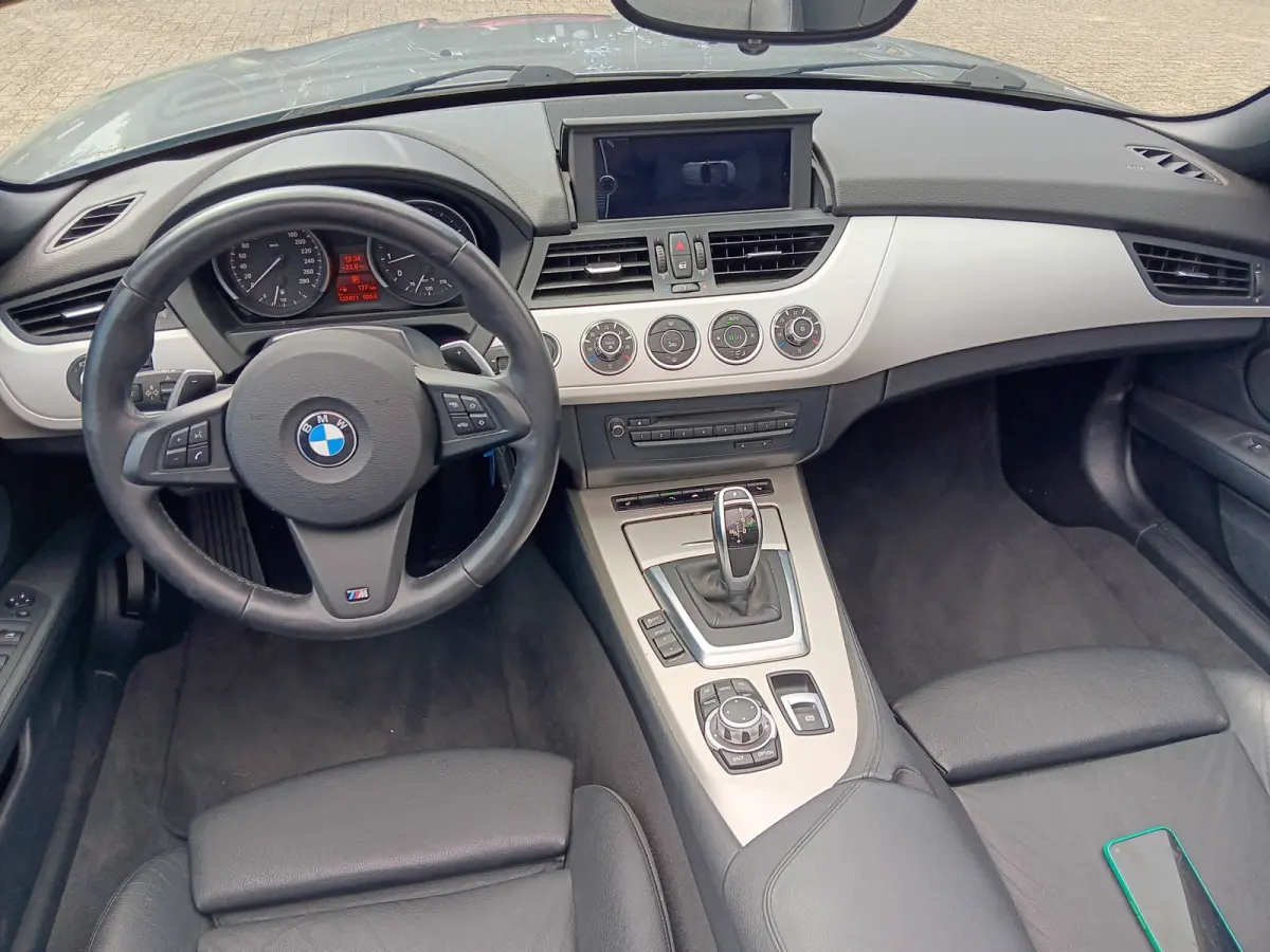 sDrive20i High Executive 19inch,leer,nav,clima,stoelverw,m-sportpakket, Nieuwstaat,dealeronderhouden