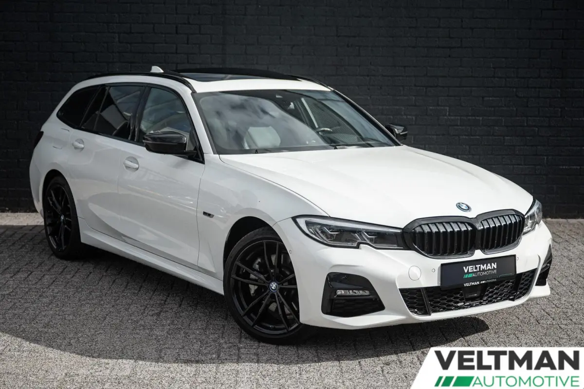 330e xDrive M-SPORT PANO TREKHAAK CO PILOT LASER