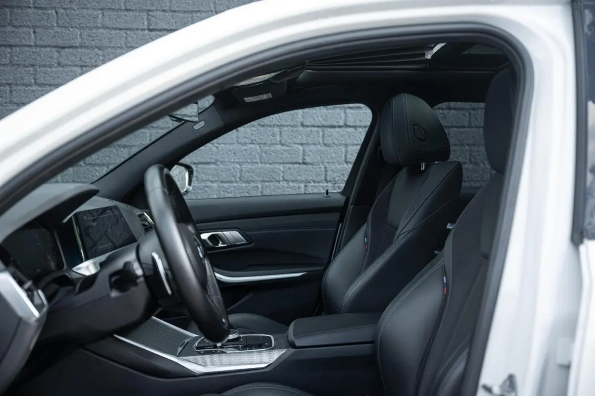 330e xDrive M-SPORT PANO TREKHAAK CO PILOT LASER