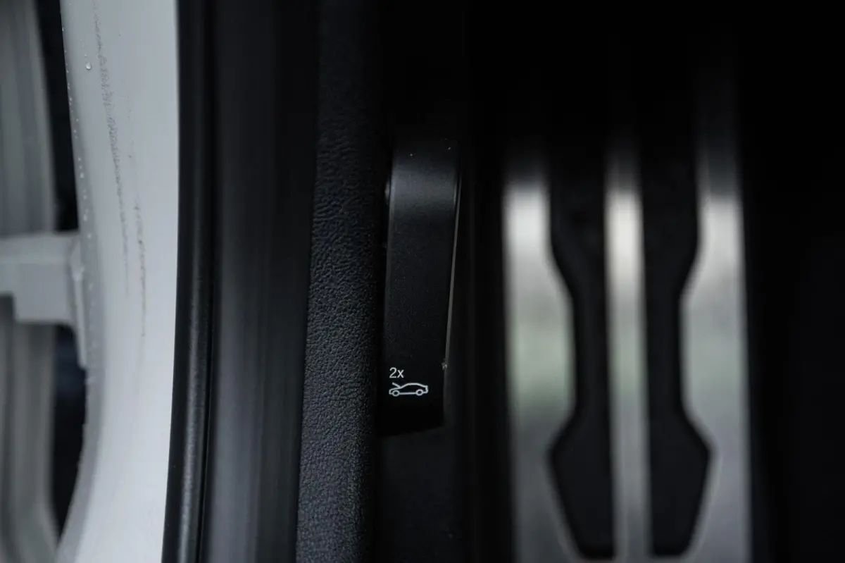 330e xDrive M-SPORT PANO TREKHAAK CO PILOT LASER