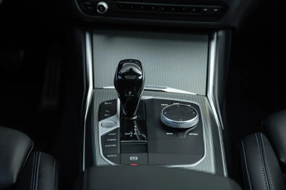 330e xDrive M-SPORT PANO TREKHAAK CO PILOT LASER