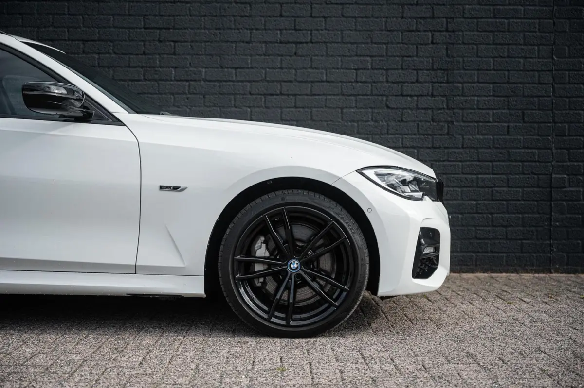 330e xDrive M-SPORT PANO TREKHAAK CO PILOT LASER