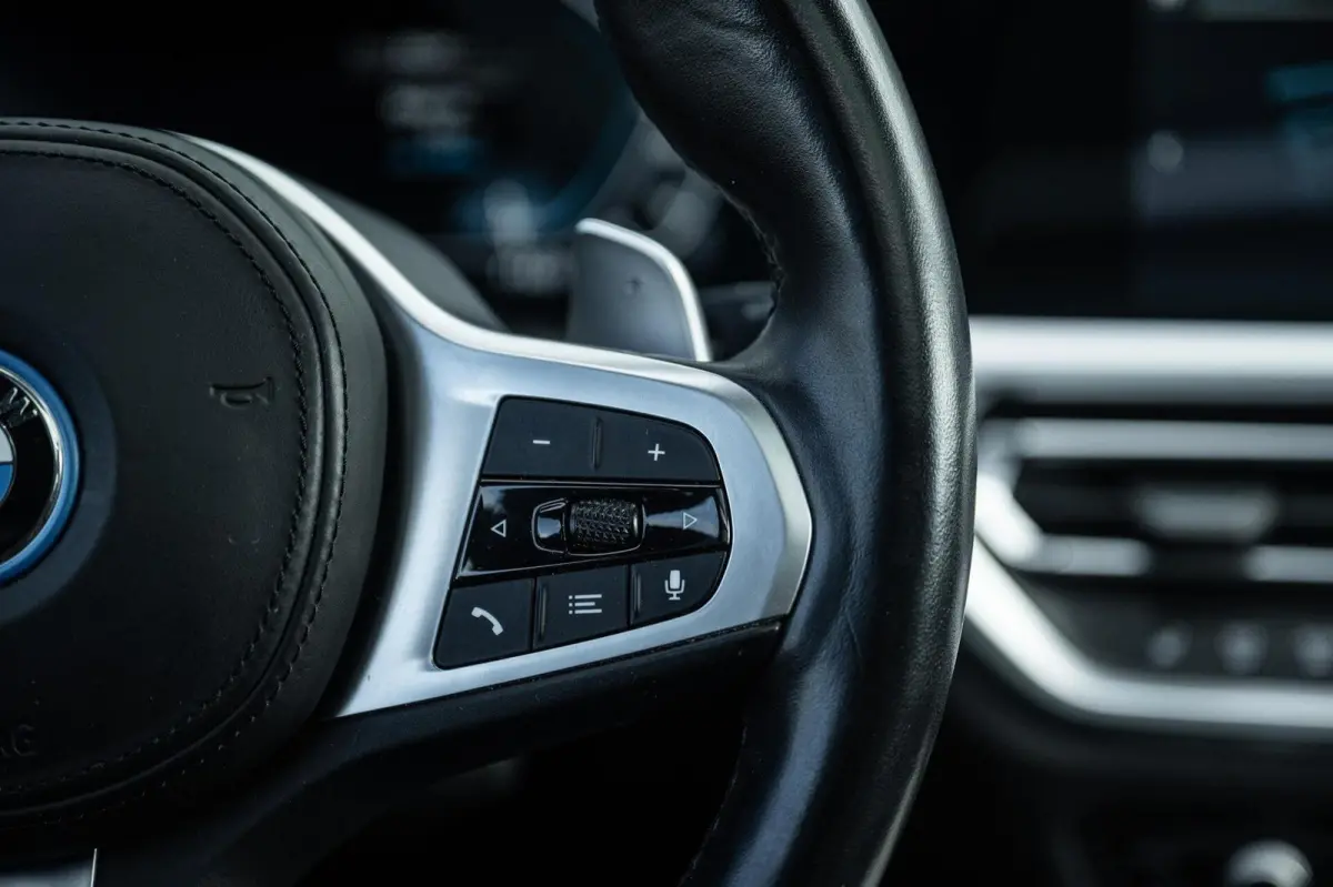 330e xDrive M-SPORT PANO TREKHAAK CO PILOT LASER