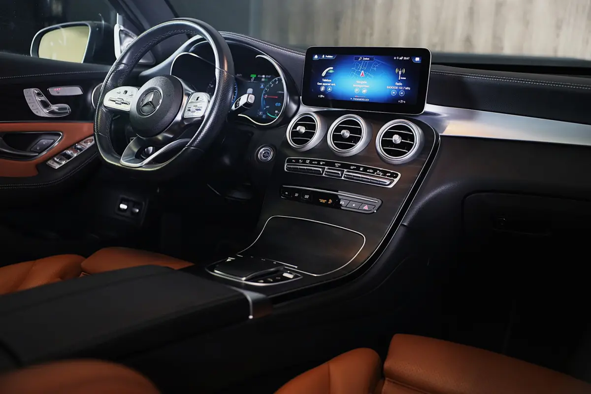 4MATIC AMG 63 Look / Head Up / Memory / Open Pano / 360 Camera / Cc / Lane Assist / Led / 20 Inch
