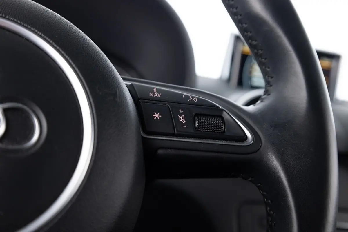 1.0 TFSI Pro Line 5-drs | NAVI | AIRCO | VELGEN !