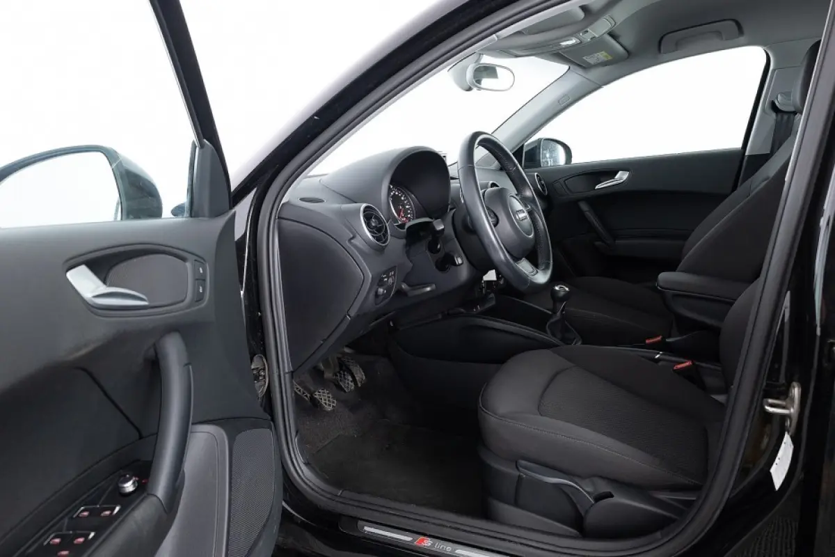 1.0 TFSI Pro Line 5-drs | NAVI | AIRCO | VELGEN !