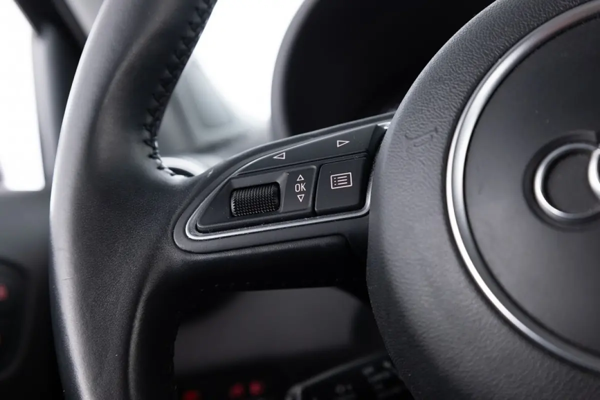 1.0 TFSI Pro Line 5-drs | NAVI | AIRCO | VELGEN !