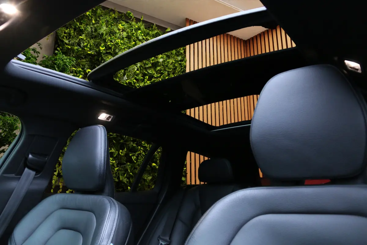 2.0 T8 Twin Engine AWD R-Design | Panoramadak | Harman/Kardon | Camera | 18" Velgen