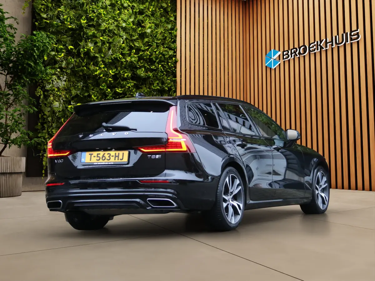 2.0 T8 Twin Engine AWD R-Design | Panoramadak | Harman/Kardon | Camera | 18" Velgen