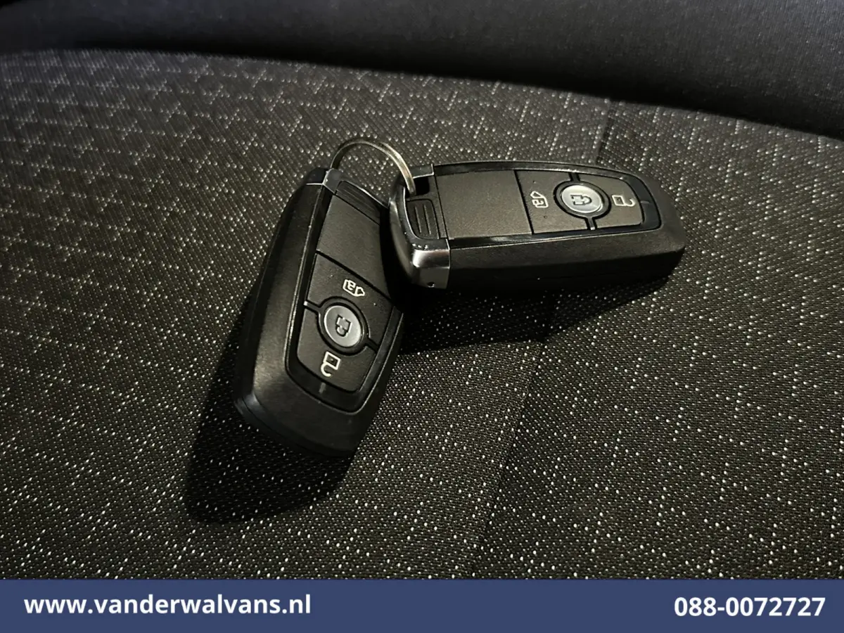 2.0 TDCI 136pk L1H1 Euro6 Airco | Navigatie | LED | Apple Carplay | Adaptieve Cruisecontrol | Leder Stuur Android Auto, Verwarmde voorruit, Stoelverwarming, Parkeersensoren, Bijrijdersbank, 