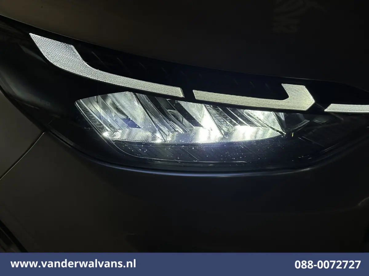 2.0 TDCI 136pk L1H1 Euro6 Airco | Navigatie | LED | Apple Carplay | Adaptieve Cruisecontrol | Leder Stuur Android Auto, Verwarmde voorruit, Stoelverwarming, Parkeersensoren, Bijrijdersbank, 