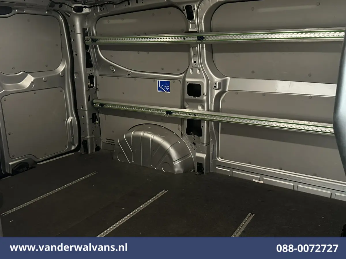 2.0 TDCI 136pk L1H1 Euro6 Airco | Navigatie | LED | Apple Carplay | Adaptieve Cruisecontrol | Leder Stuur Android Auto, Verwarmde voorruit, Stoelverwarming, Parkeersensoren, Bijrijdersbank, 