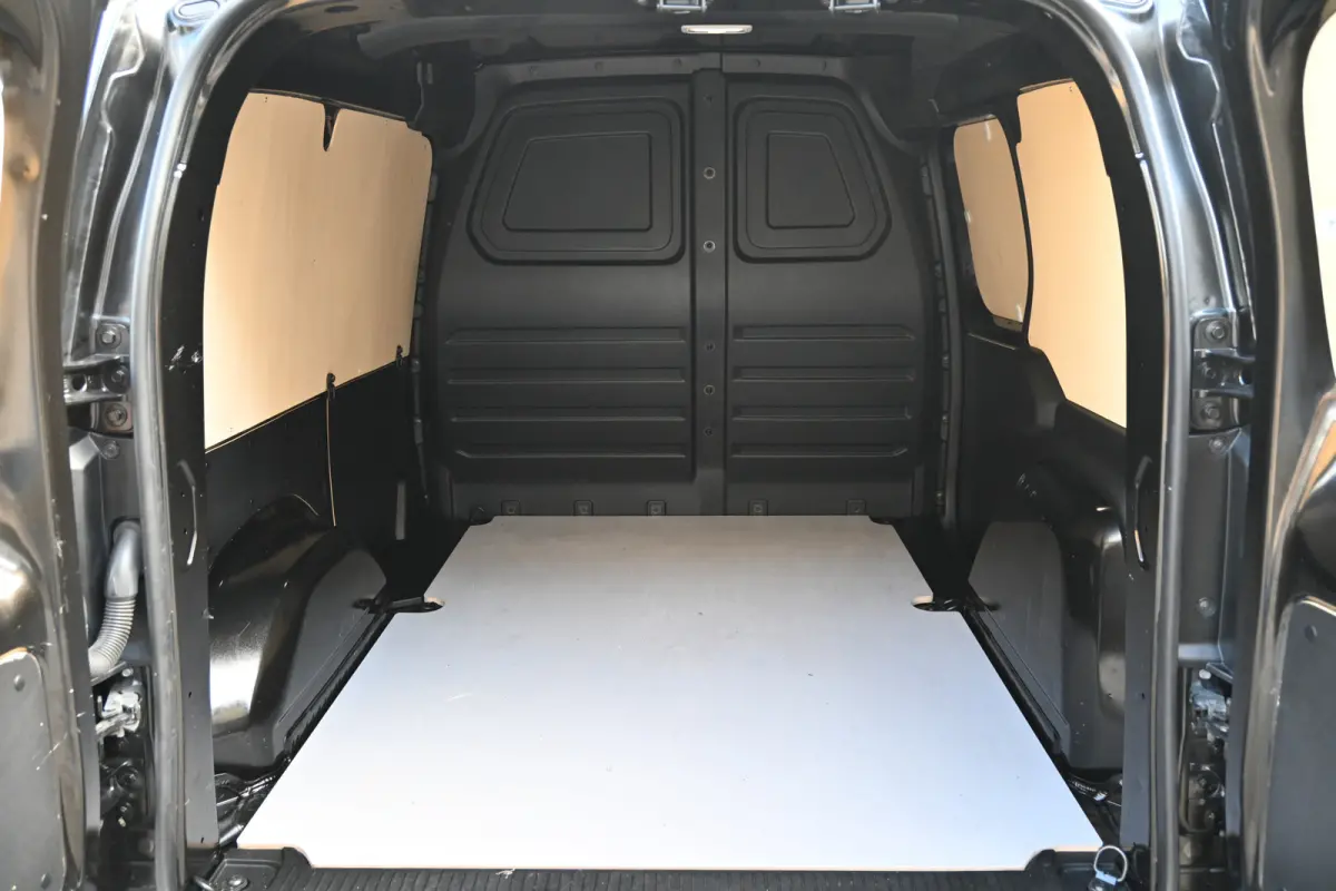 110 CDI L1 Pro MBUX navigatie met camera, Bumpers in kleur, Etc.